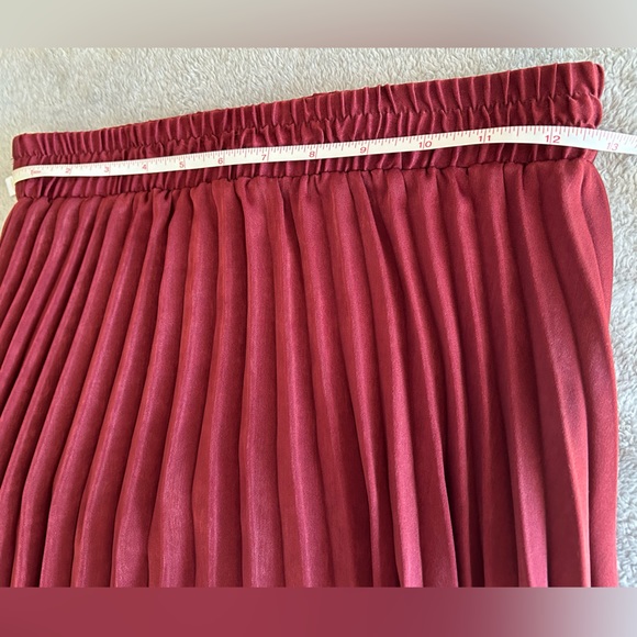 NWT- Max Studio- Pleated Red Satin Maxi Skirt- Size XS - Picture 5 of 8
